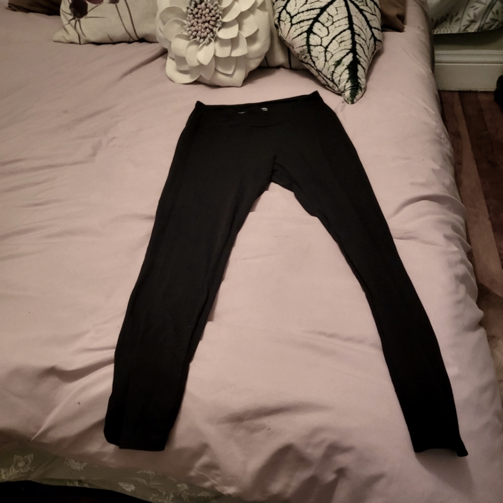 Wild Fable black leggings size medium
